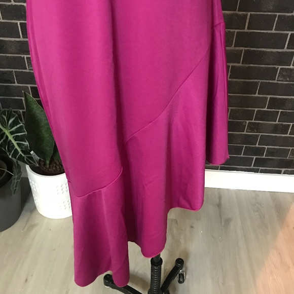 HALTER NECK LINE, HIGH LOW MIDI DRESS - Picture 3 of 10